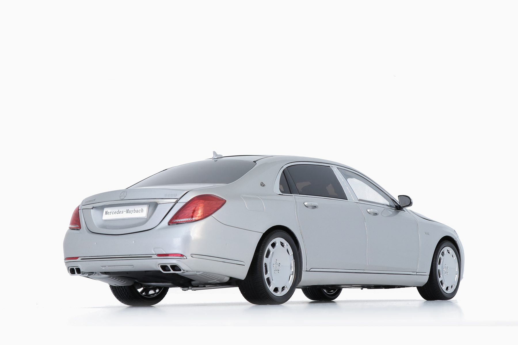 Almost Real Mercedes Maybach Silver 1:18