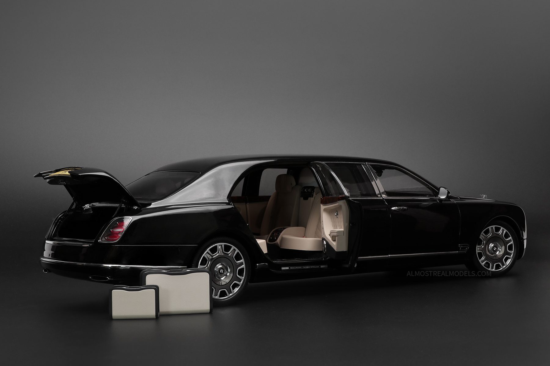 Bentley Mulsanne Grand Limousine by Mulliner black by Almost Real 1:18