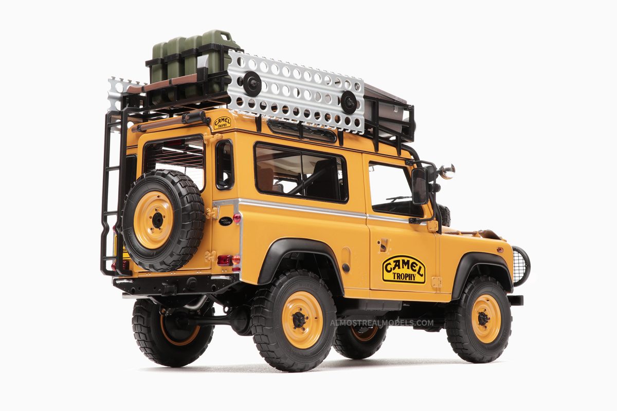 Land Rover Defender 90 “Camel Trophy” Borneo 1985 1:18 by Almost Real