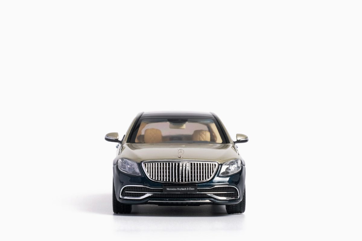 Mercedes-Maybach S-Class - 2019 - Anthracite Blue/Aragonite Silver