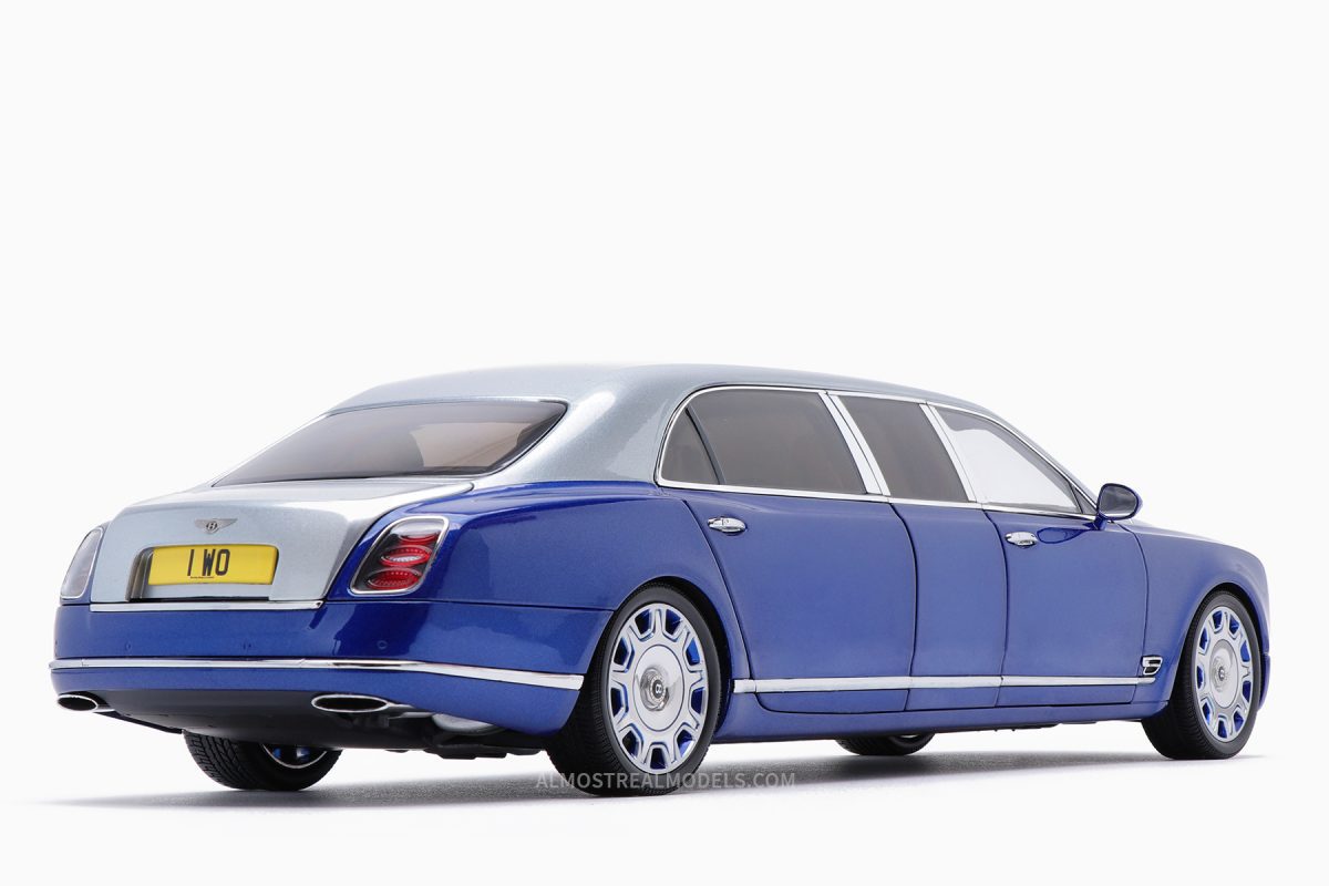 bentley-mulsanne-limousine-blue-silver-2w