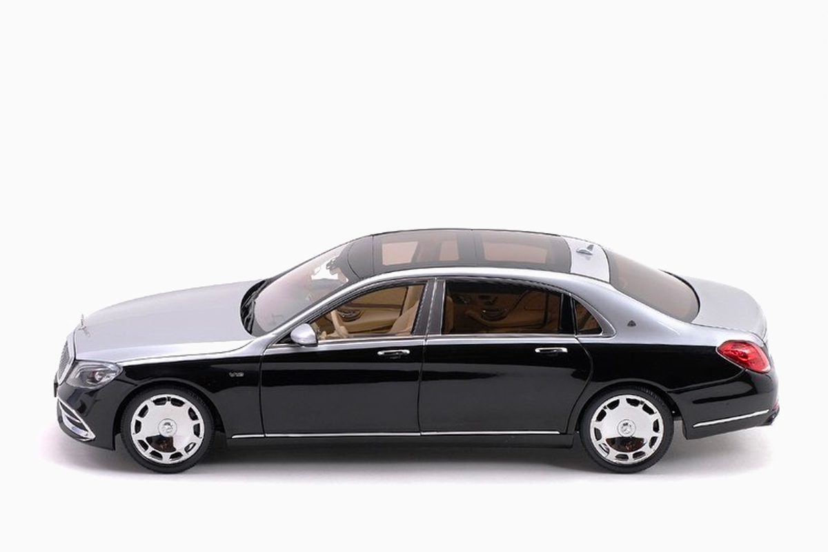 Mercedes-Maybach S-class 2019 SIlver Black 1:18 Almost Real