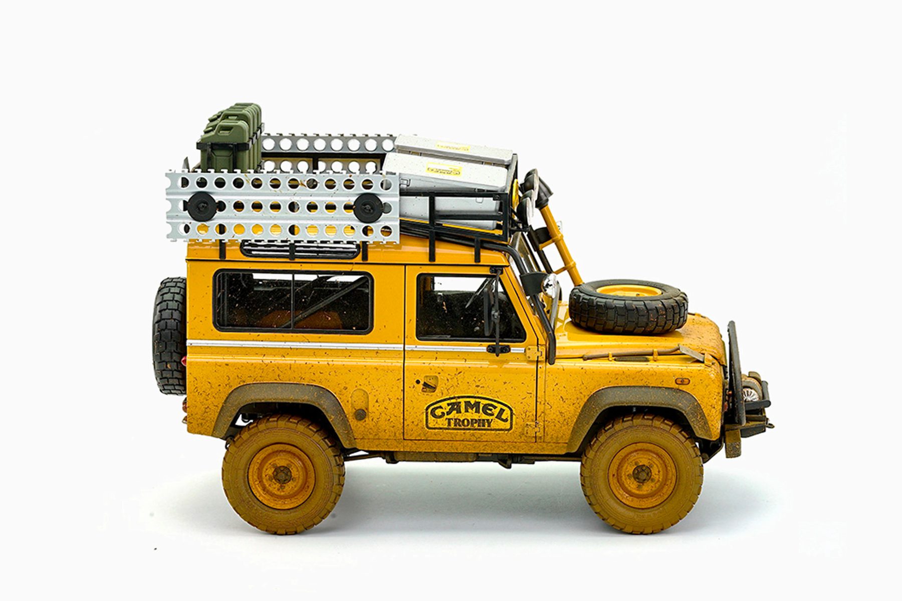 Land Rover Defender 90 Camel Trophy Dirty Edition 1:18