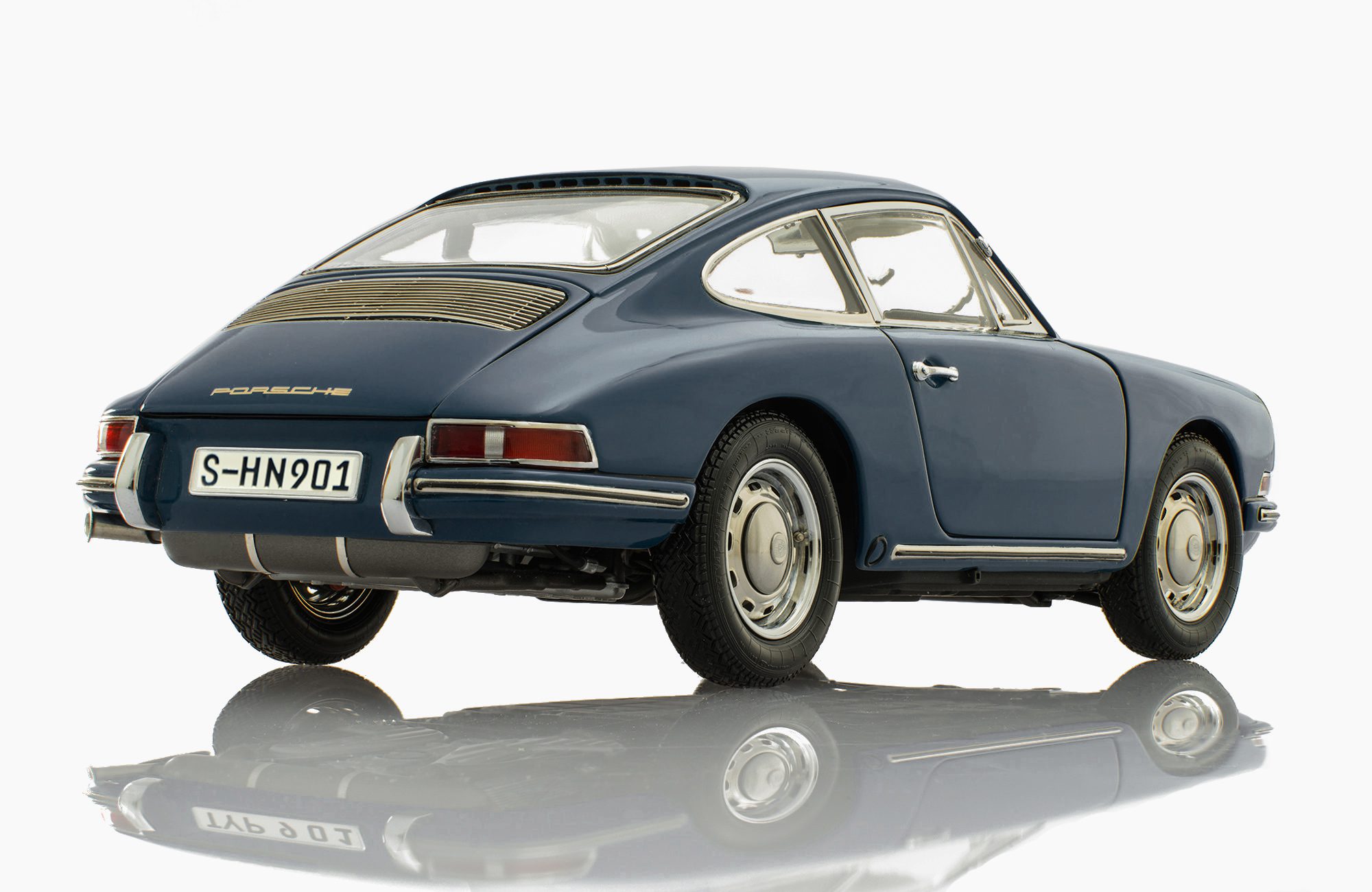 Porsche 901 1964 Bali Blue - Dealer Edition - CMC 1:18