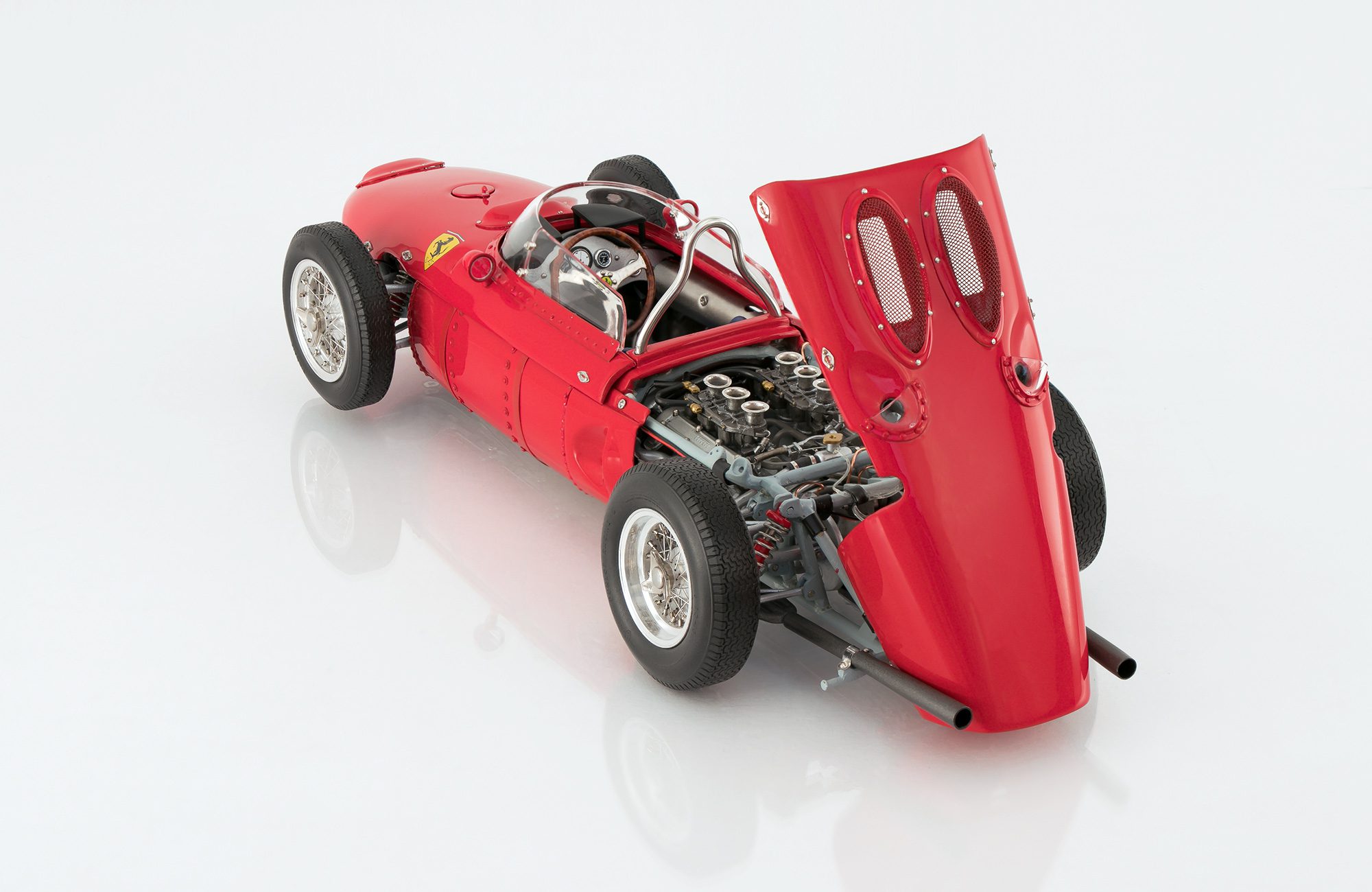 Ferrari Dino 156 F1 Sharknose 1961 CMC 1:18