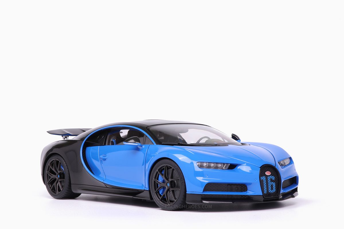 bugatti-chiron-blue-autoart-1w
