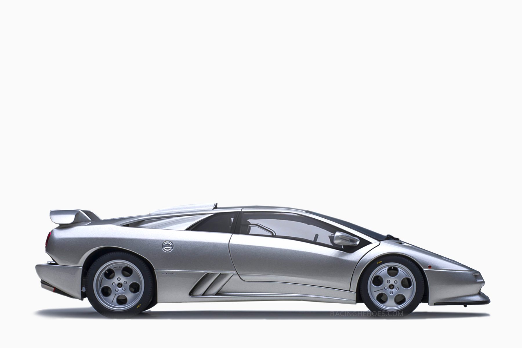 Lamborghini Diablo SE30 Jota silver 1:18 Autoart