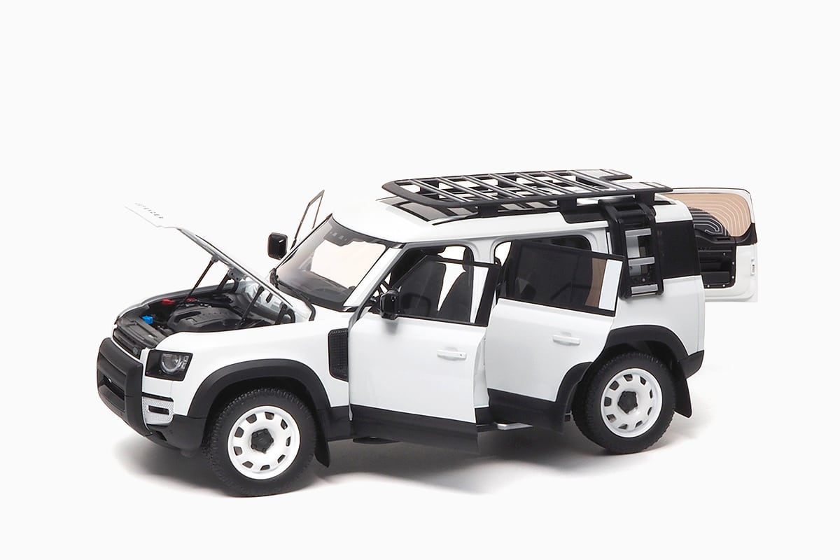 Land Rover Defender 110-2023-30th Anniversary Edtion Fuji White 1/18 Almost Real