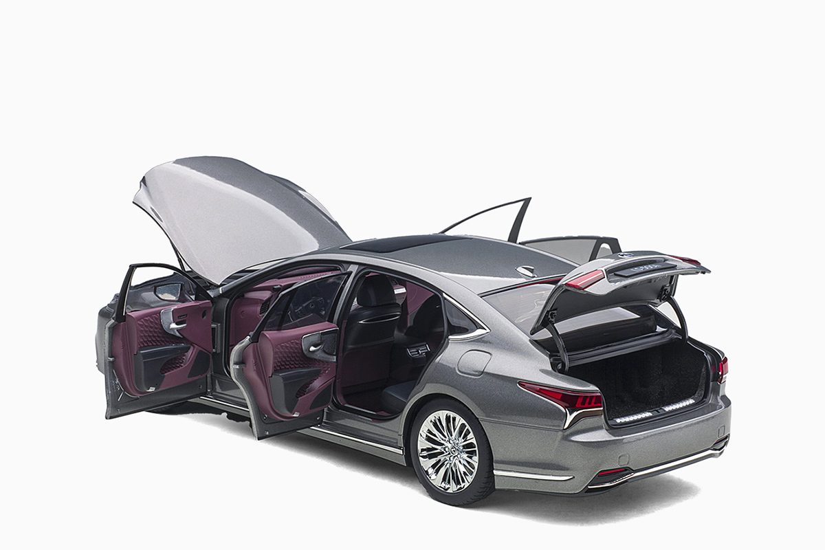 Lexus LS500h, Manganese Luster Metallic/Crimson & Black Interior 1:18 by AutoArt
