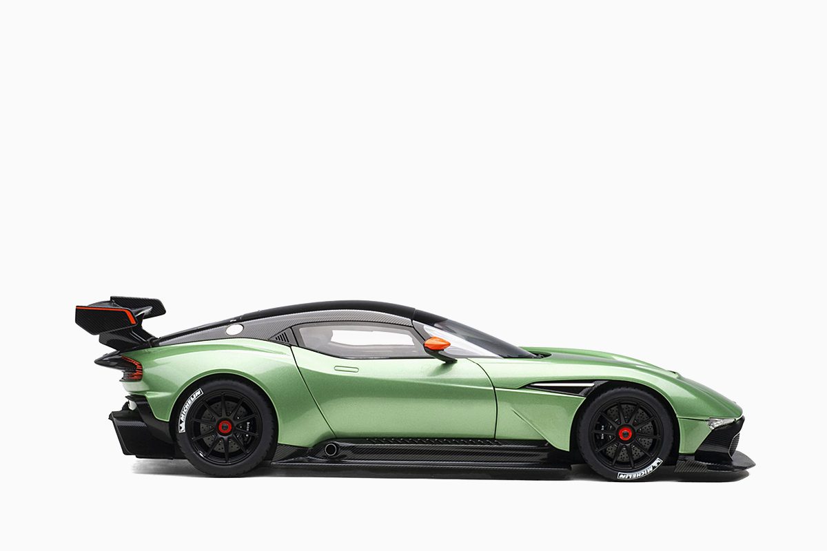 Aston Martin Vulcan, Apple Tree Green 1:18 by AutoArt