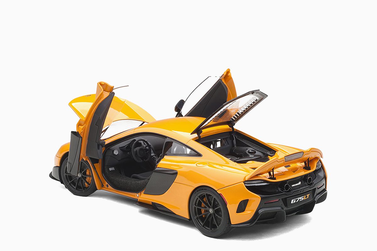 McLaren 675LT, McLaren Orange 1:18 by AutoArt